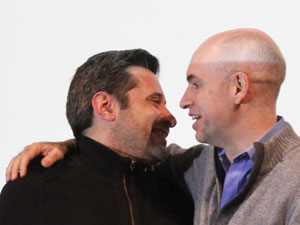 Abrazo de Santa Mara y Horacio Rodrguez Larreta en la UMET en enero de 2015.