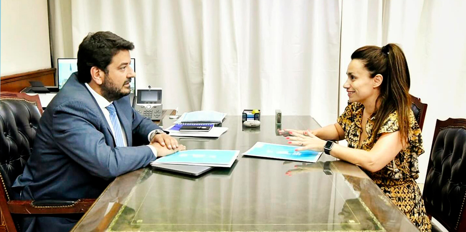 Silvia Andrea Garca y el ministro Juan Martn Mena [Foto redes sociales Ministerio de Justicia y DDHH]